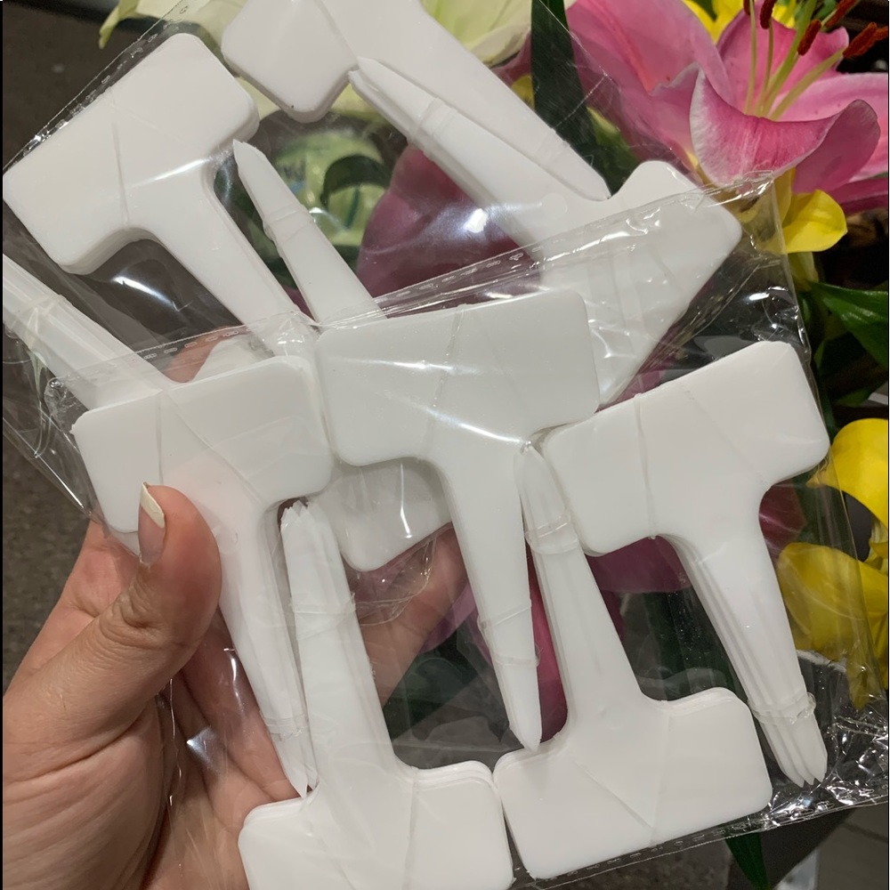 Plastic plant labels , T shape reusable garden tags, vegetables outdoor 100 piec